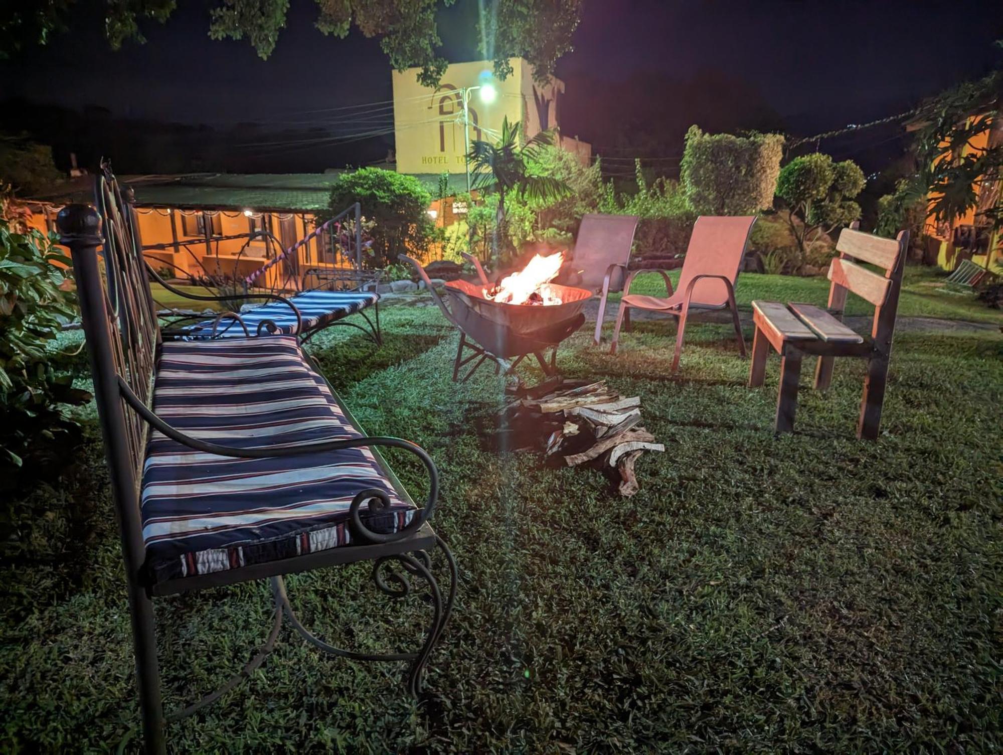 Hotel Toliman San Lucas Tolimán 外观 照片