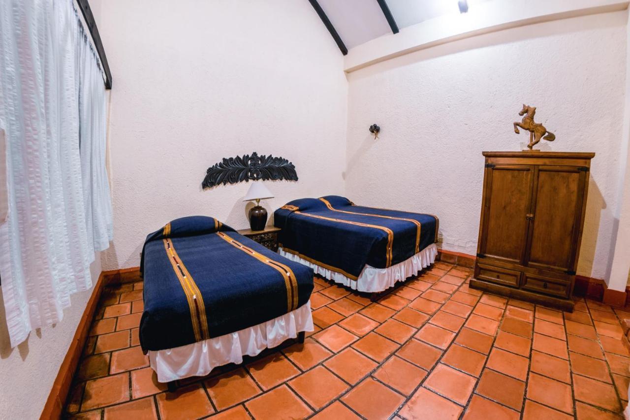 Hotel Toliman San Lucas Tolimán 外观 照片